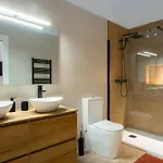 Apartment Homely By Urbanhosting
