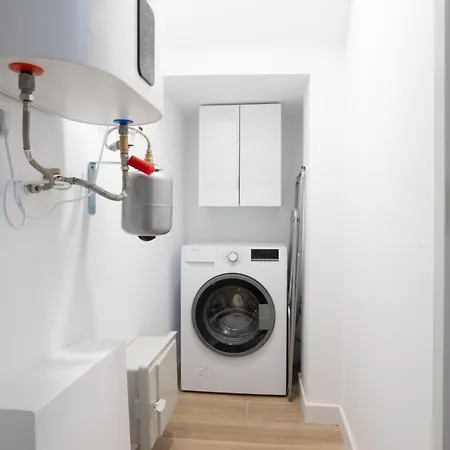 Apartment Homely By Urbanhosting *